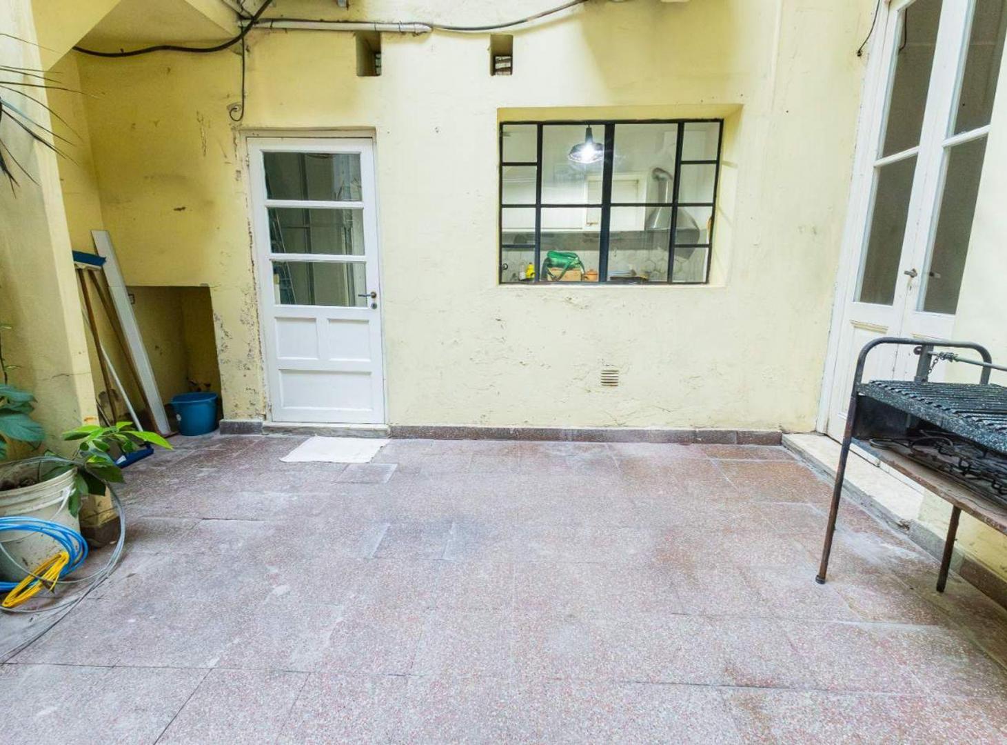 Foto de Venta PH 3 amb con PATIO en Almagro bajas expensas, imagen 2