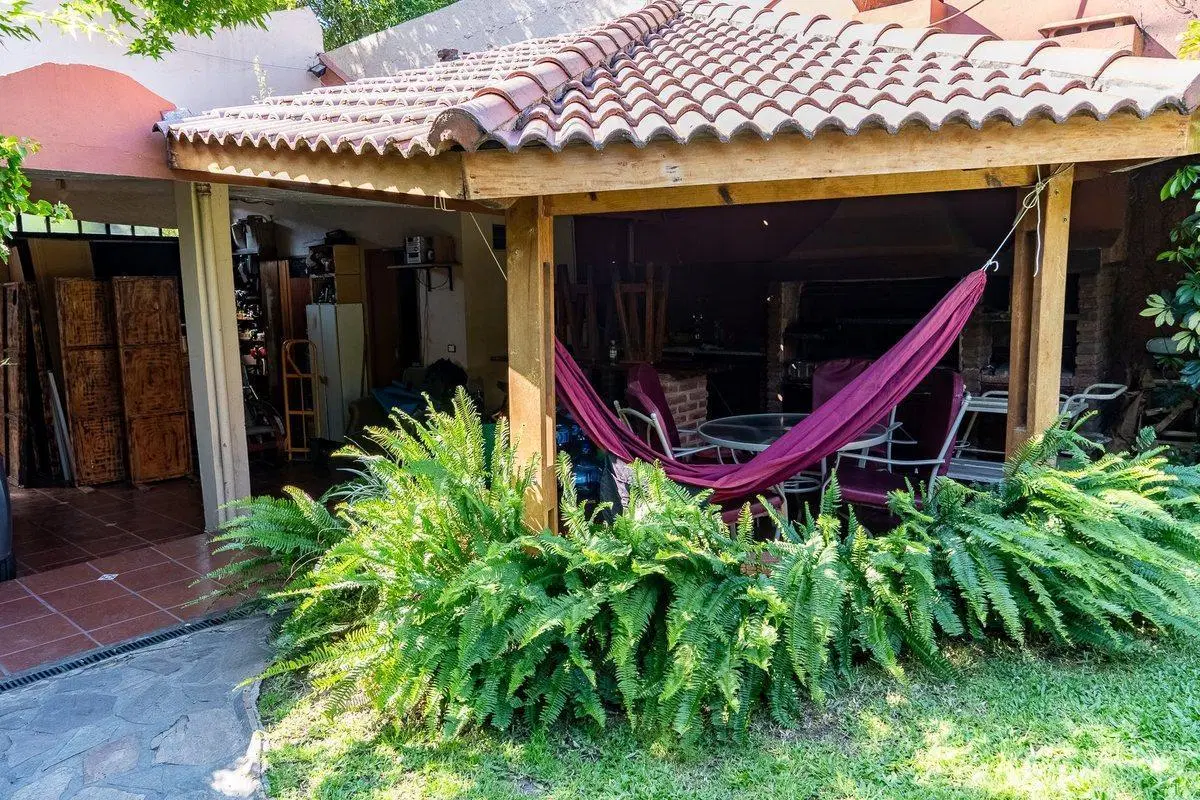 CASA 7 AMBIENTES VENTA DEVOTO PERMUTA ASCENSOR 2