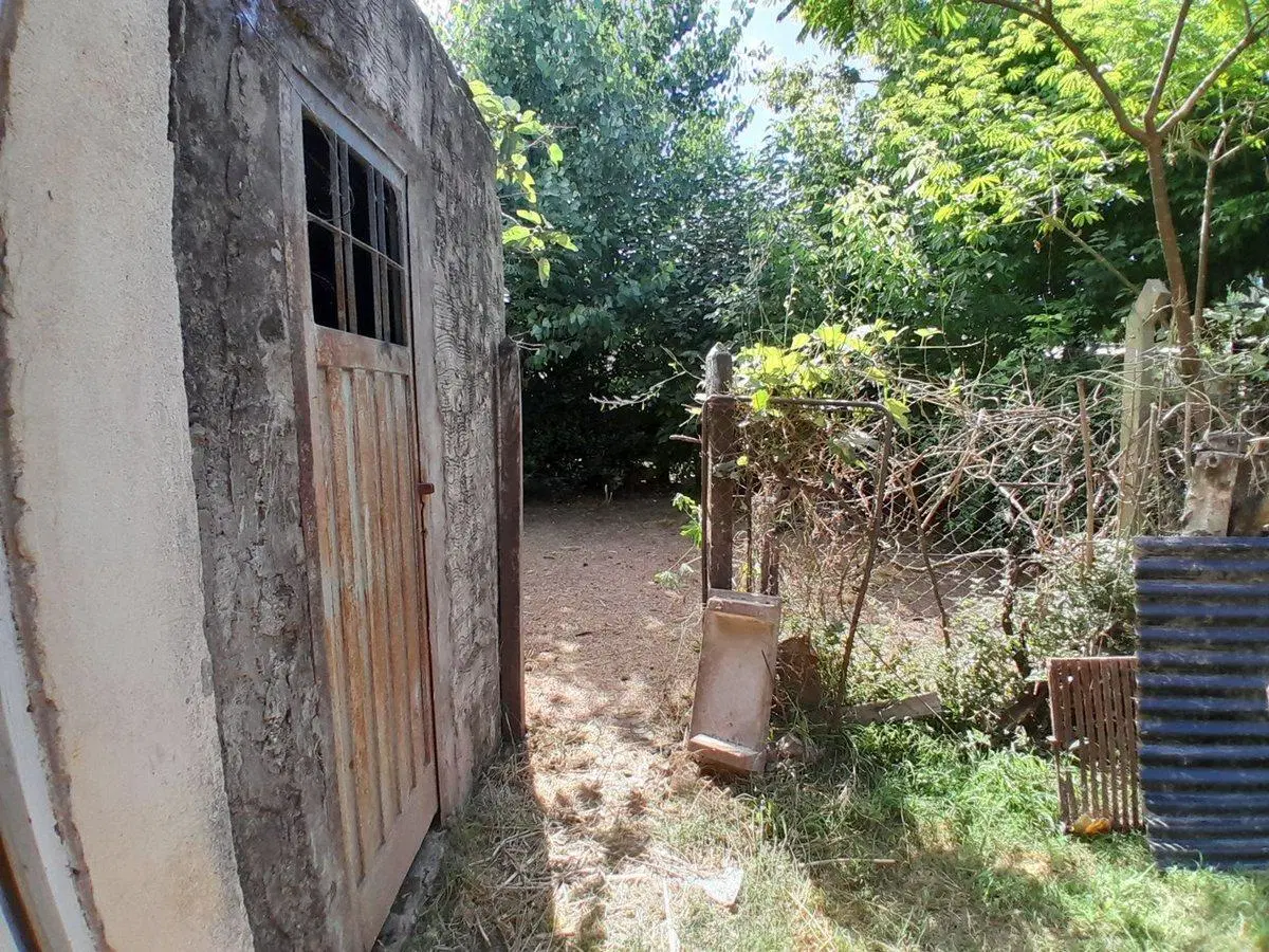 VENTA CASA CON PILETA A REFACCIONAR GRAL RODRIGUEZ 8