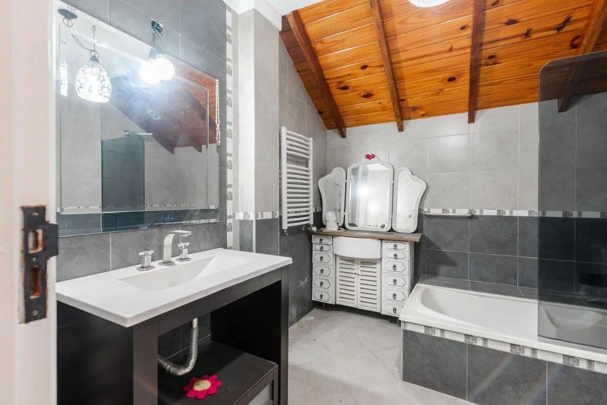 VENTA HERMOSA CASA VILLA ARIZA PILETA QUINCHO 5
