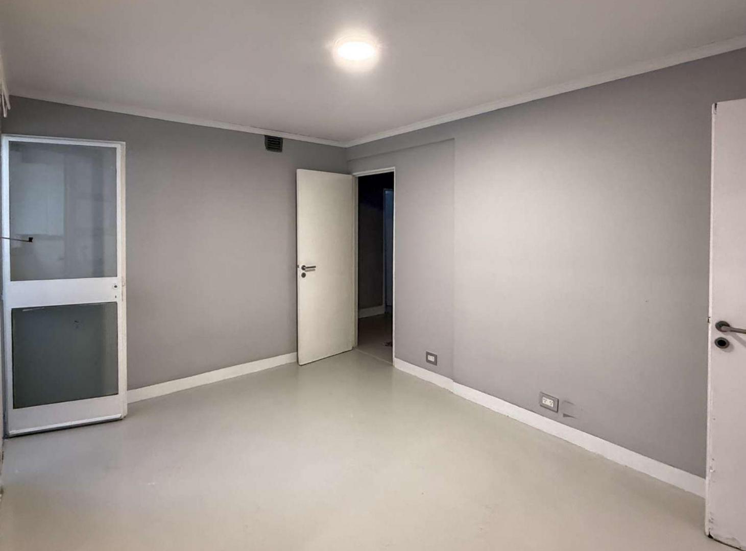 Foto de VENTA DEPARTAMENTO 4 AMBIENTES AMPLIO - CABALLITO, imagen 4