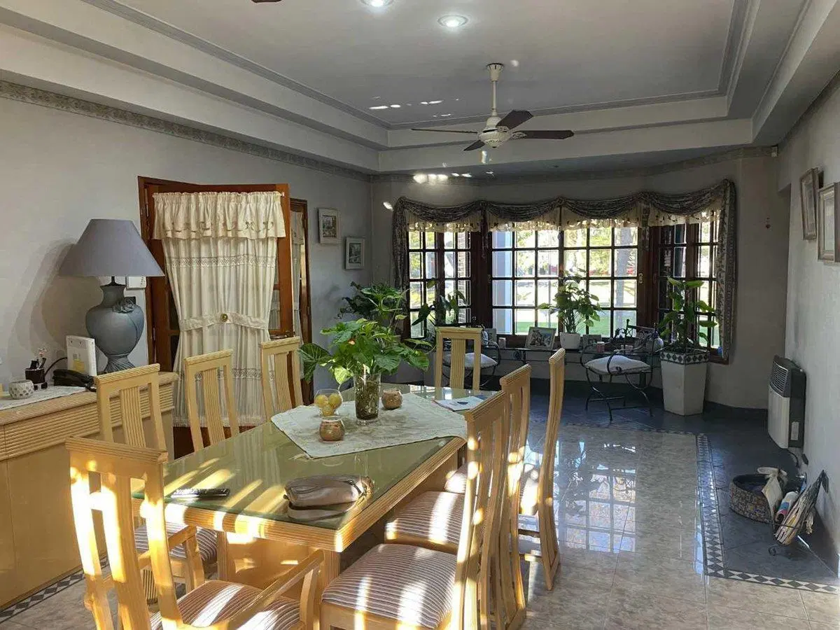 VENTA CASA 6 AMB. CON PILETA - GUERNICA - PERMUTA 8