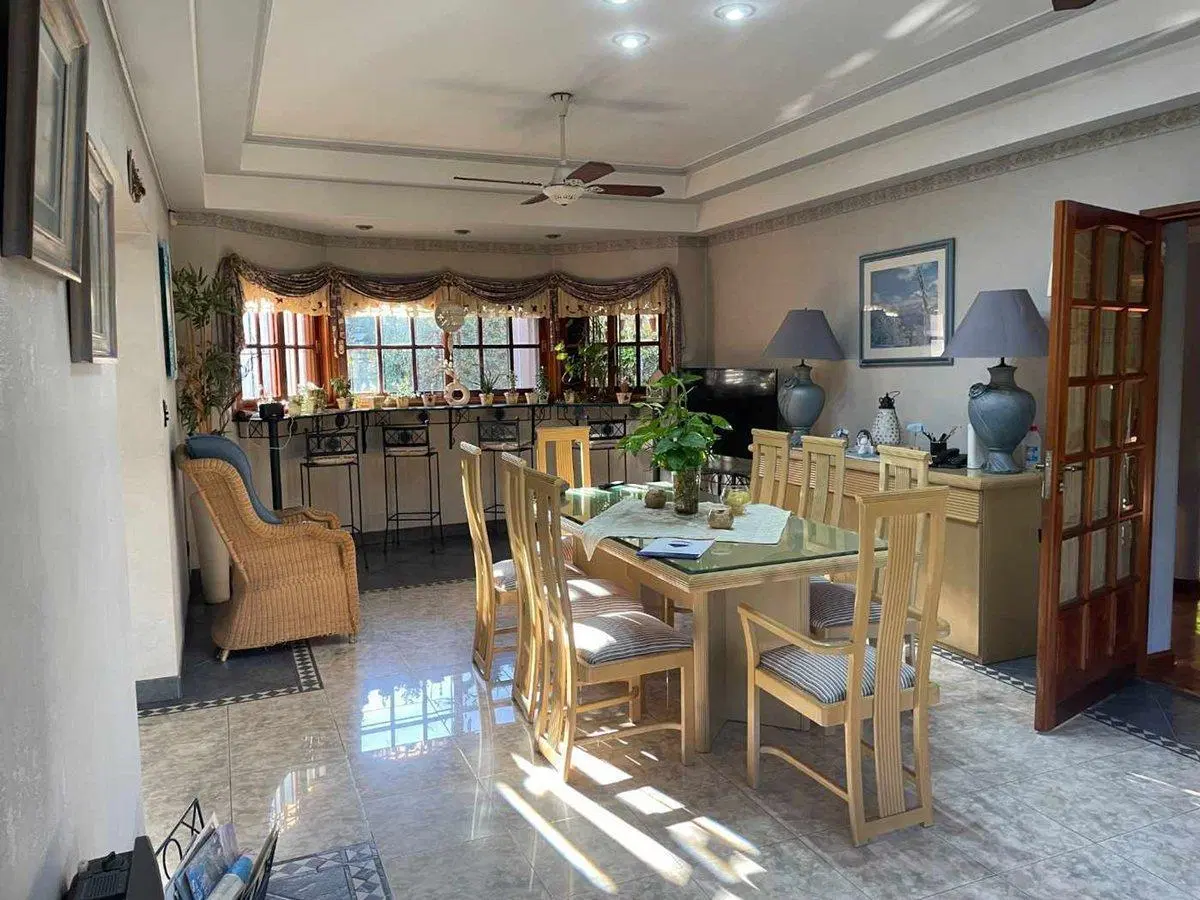 VENTA CASA 6 AMB. CON PILETA - GUERNICA - PERMUTA 5
