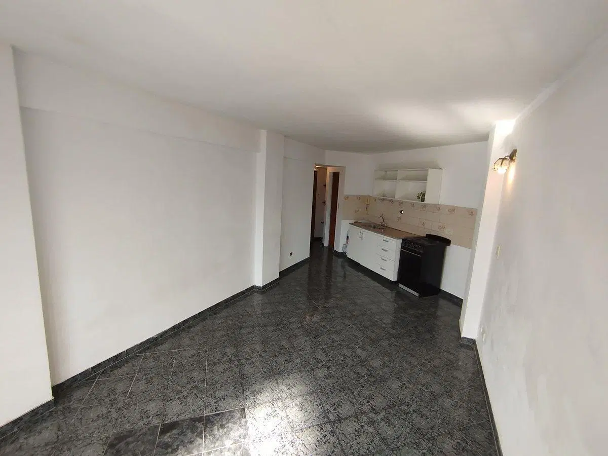 VENTA MONOAMBIENTE EN MORON AL FRENTE APTO CREDITO 4