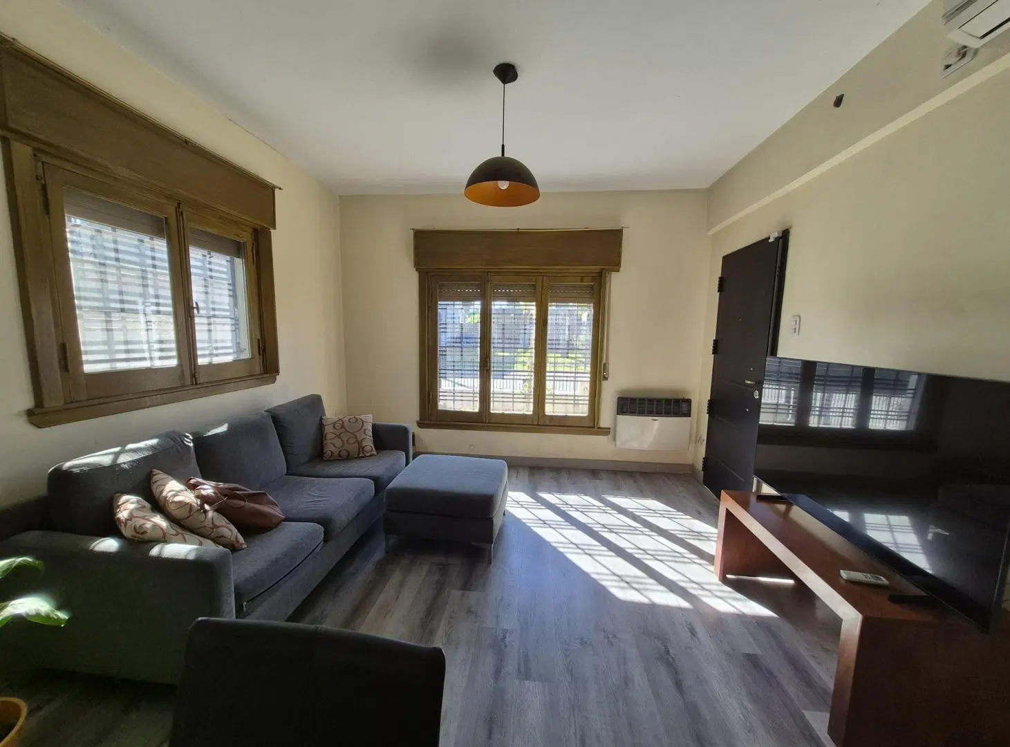 VENTA CASA DE 3 AMBIENTES EN BERAZATEGUI 2