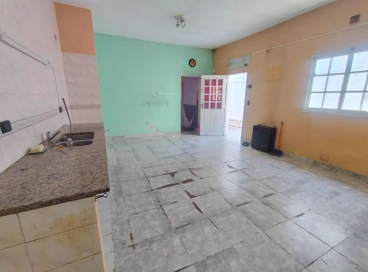 VENTA CASA 3 AMBIENTES CON PATIO HAEDO 5