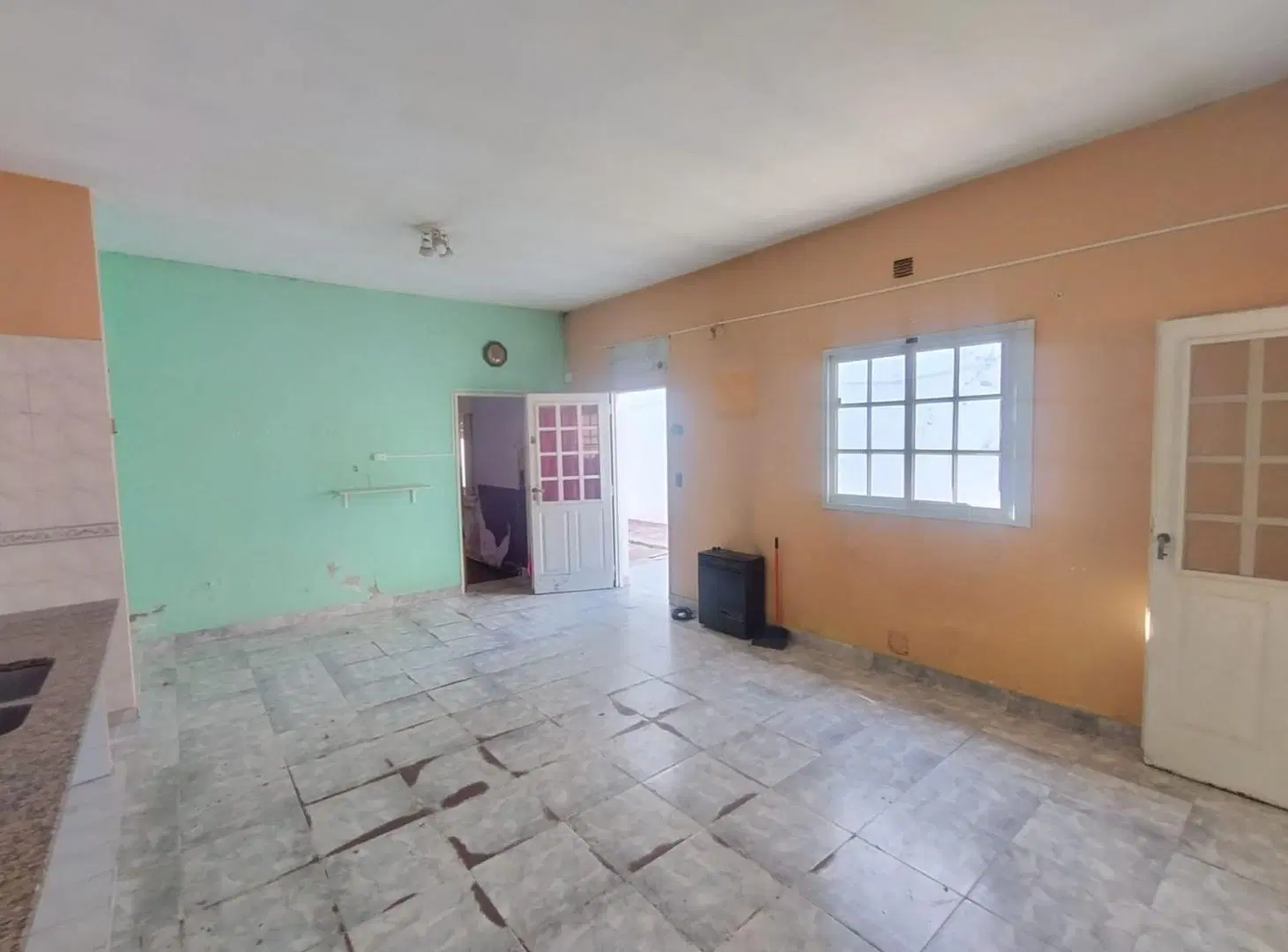 VENTA CASA 3 AMBIENTES CON PATIO HAEDO 2