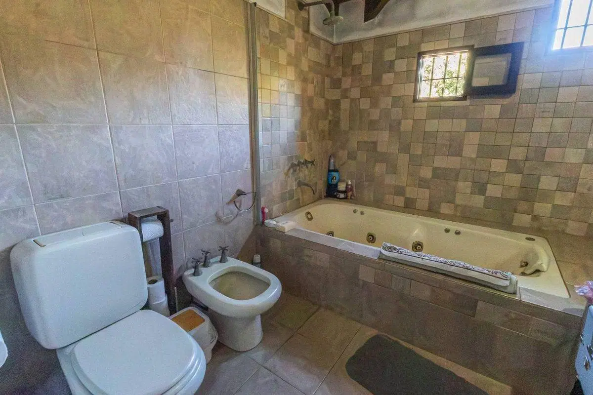 VENTA CASA 7 AMB PARQUE PILETA FINANCIA 8
