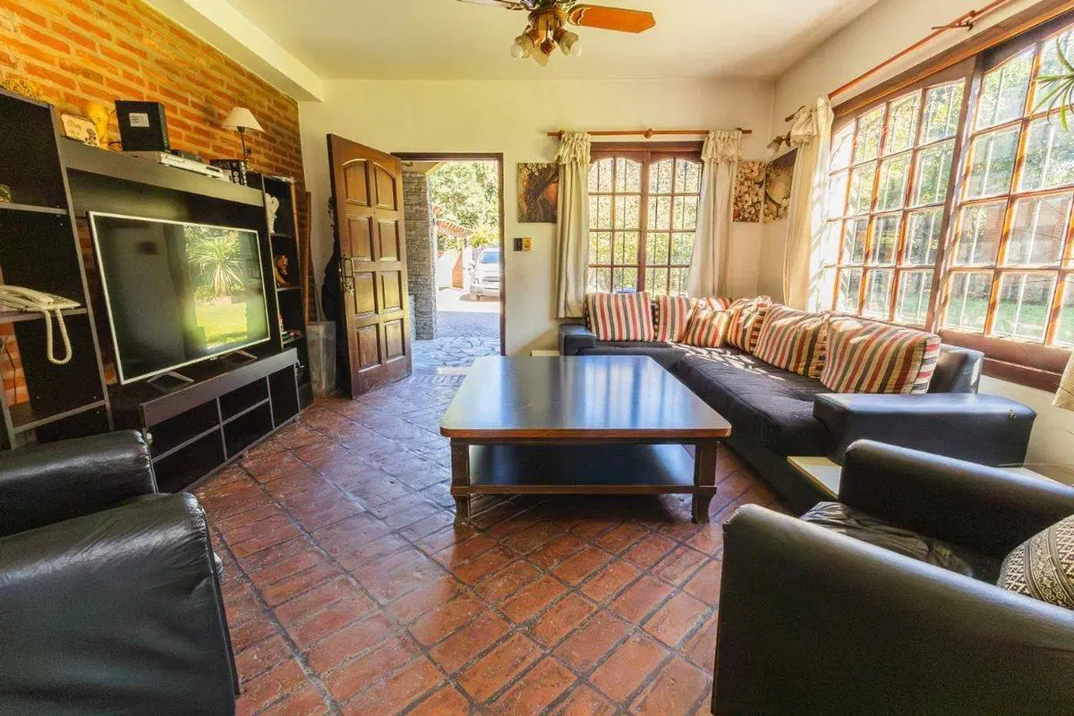VENTA CASA 7 AMB PARQUE PILETA FINANCIA 4