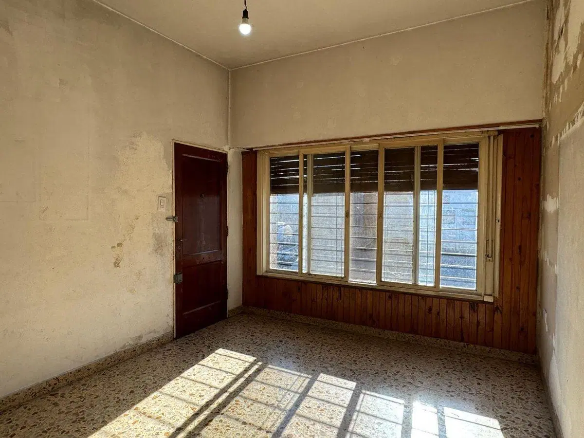 VENTA CASA 3 AMB EN ITUZAINGO CON COCHERA Y JARDIN 2