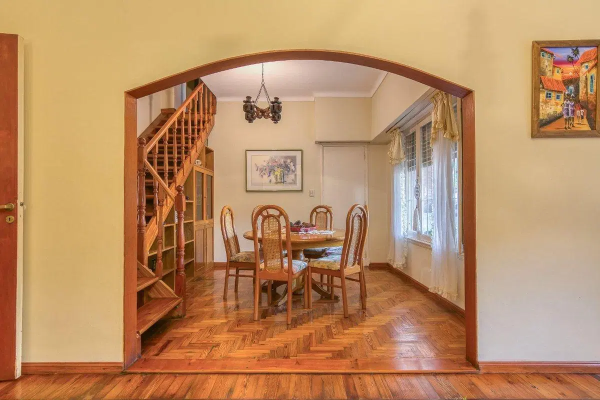 Venta hermoso Chalet de 4 amb.Barrio Güemes HAEDO 4