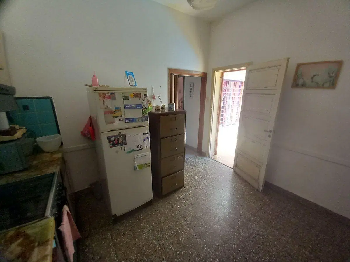 VENTA CASA 4 AMB. COCH PATIO Y TERRZ A. CRED MORON 8