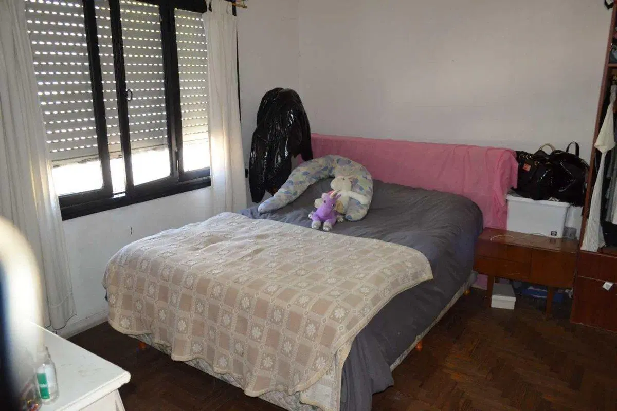 VENTA CASA 4 AMB. COCH PATIO Y TERRZ A. CRED MORON 2