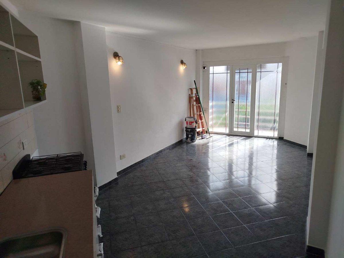 Foto de VENTA MONOAMBIENTE EN MORON AL FRENTE APTO CREDITO, imagen 1