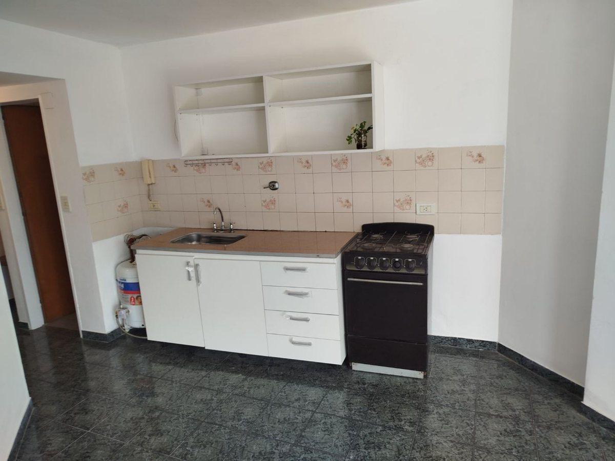 Foto de VENTA MONOAMBIENTE EN MORON AL FRENTE APTO CREDITO, imagen 2
