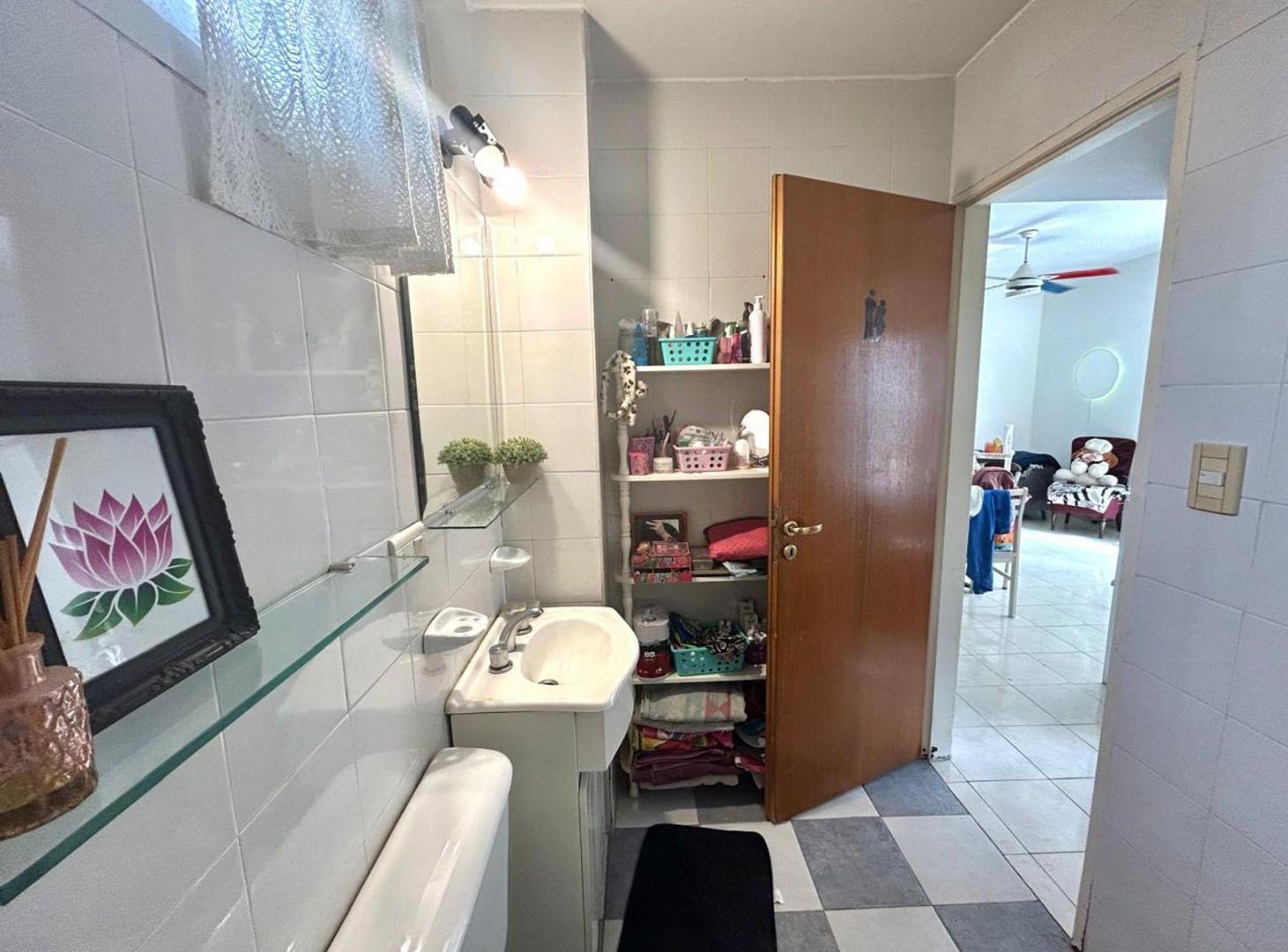 Foto de VENTA PH 3 AMBIENTES PB Y PATIO VILLA GRAL. MITRE, imagen 5