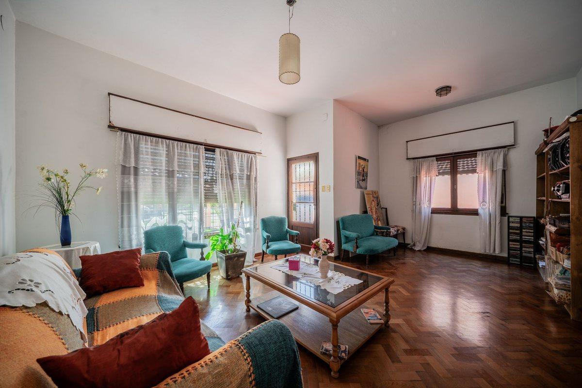 Foto de VENTA CASA 5 AMB, JARDÍN, QUINCHO, APTO CRÉDITO, imagen 4
