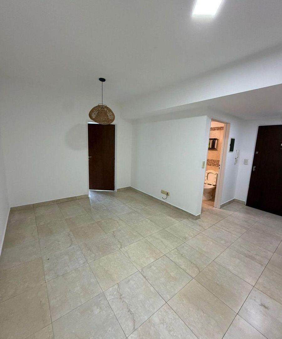 Foto de VENTA DEPARTAMENTO 2 AMB AL FRENTE EN SAAVEDRA, imagen 2