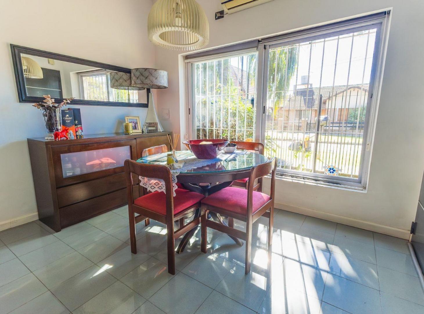 Foto de Venta Casa 4 amb c/ Pileta en Ituzaingo, imagen 1