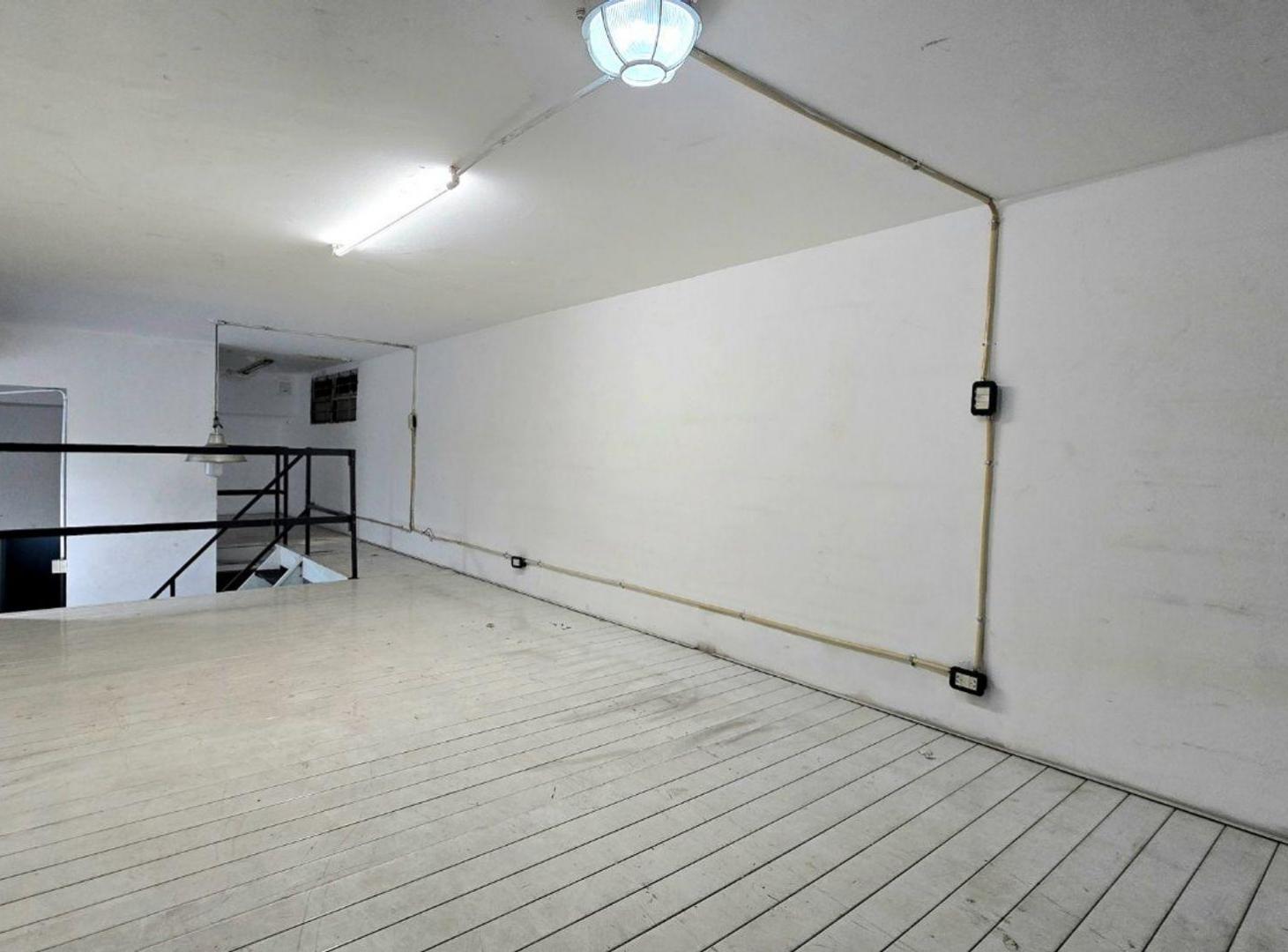 Foto de Venta Local 205 m2 totales deposito San Nicolas, imagen 1