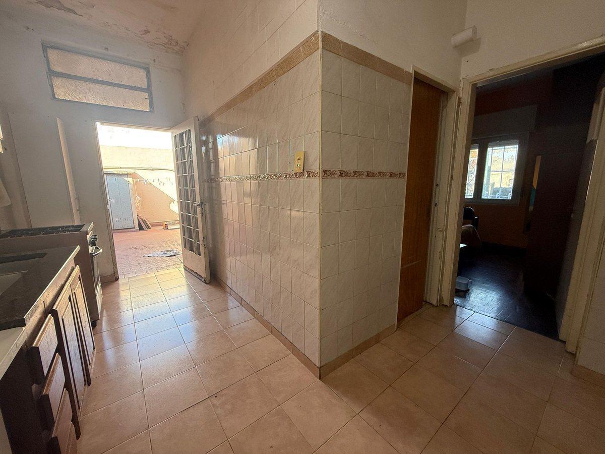 Foto de CASA 3 AMBIENTES VENTA JARDIN Y PATIO V BALLESTER, imagen 2