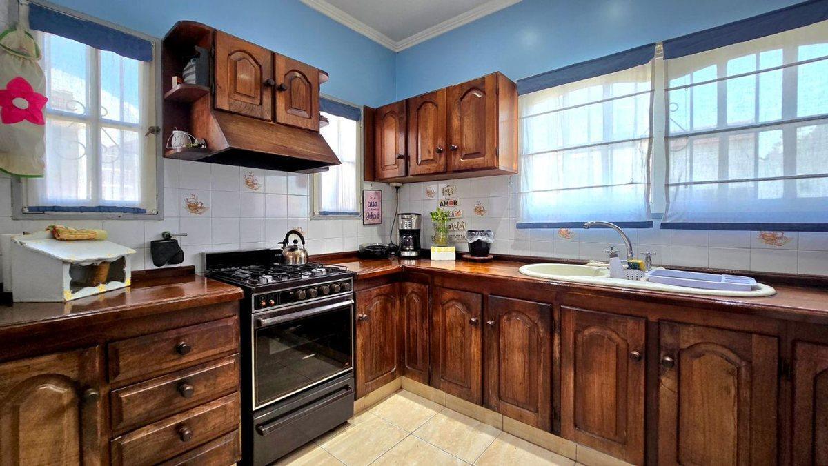 Foto de Venta Casa 3 ambientes El palomar pileta parrilla, imagen 4