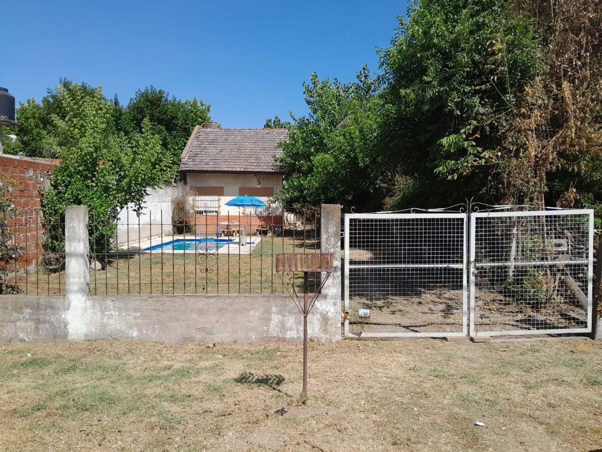 Foto de VENTA CASA CON PILETA A REFACCIONAR GRAL RODRIGUEZ, imagen 4