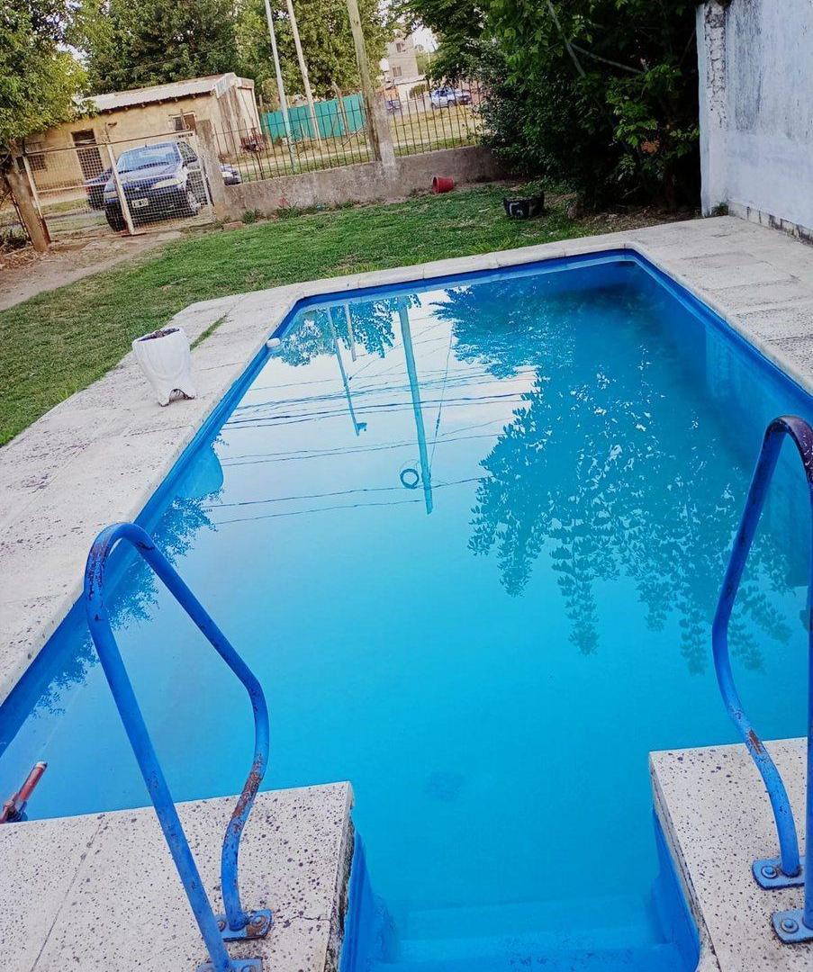 Foto de VENTA CASA CON PILETA A REFACCIONAR GRAL RODRIGUEZ, imagen 2