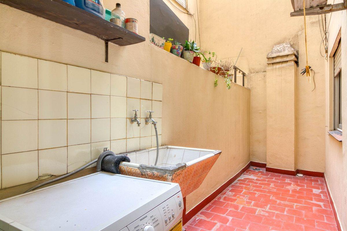 Foto de VENTA DEPTO 3 AMBIENTES C/PATIO EN LINIERS, imagen 3