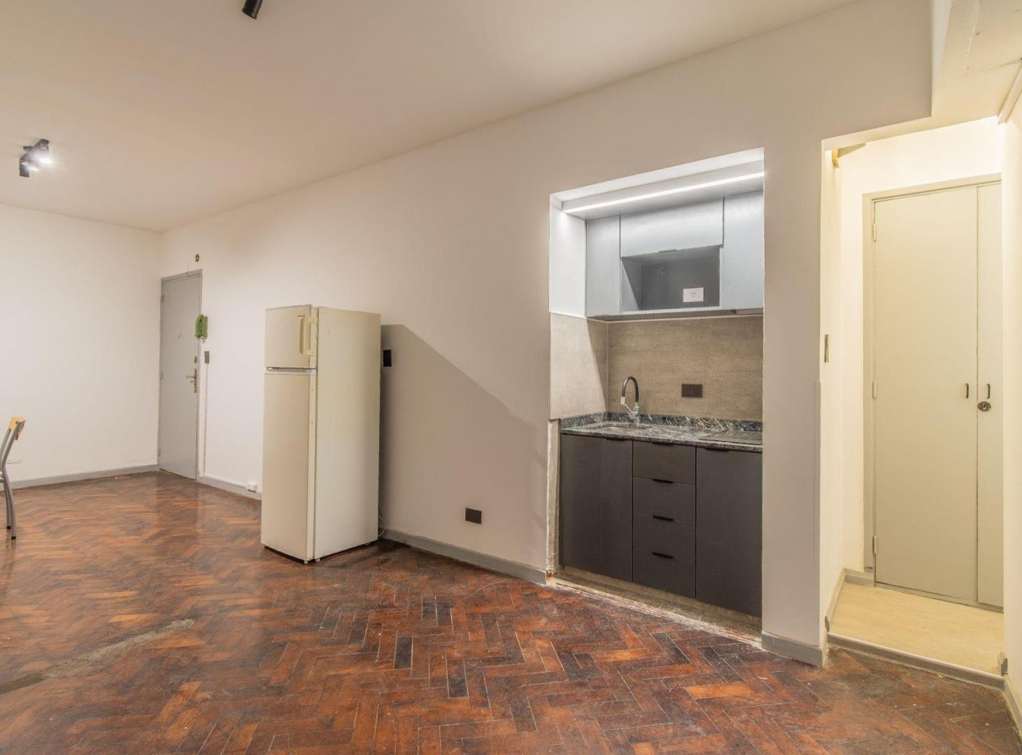 Foto de VENTA DEPARTAMENTO MONOAMBIENTE C/ PATIO BALVANERA, imagen 3
