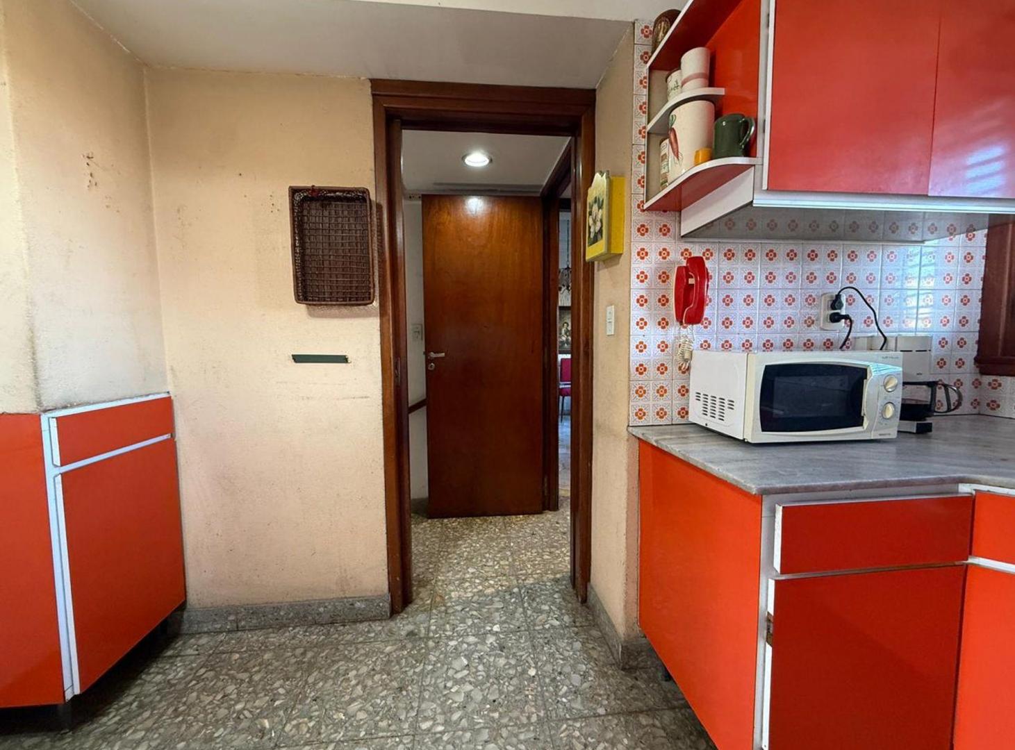 Foto de CASA 9 AMBIENTES VENTA HAEDO PARQUE PILETA JARDIN, imagen 5