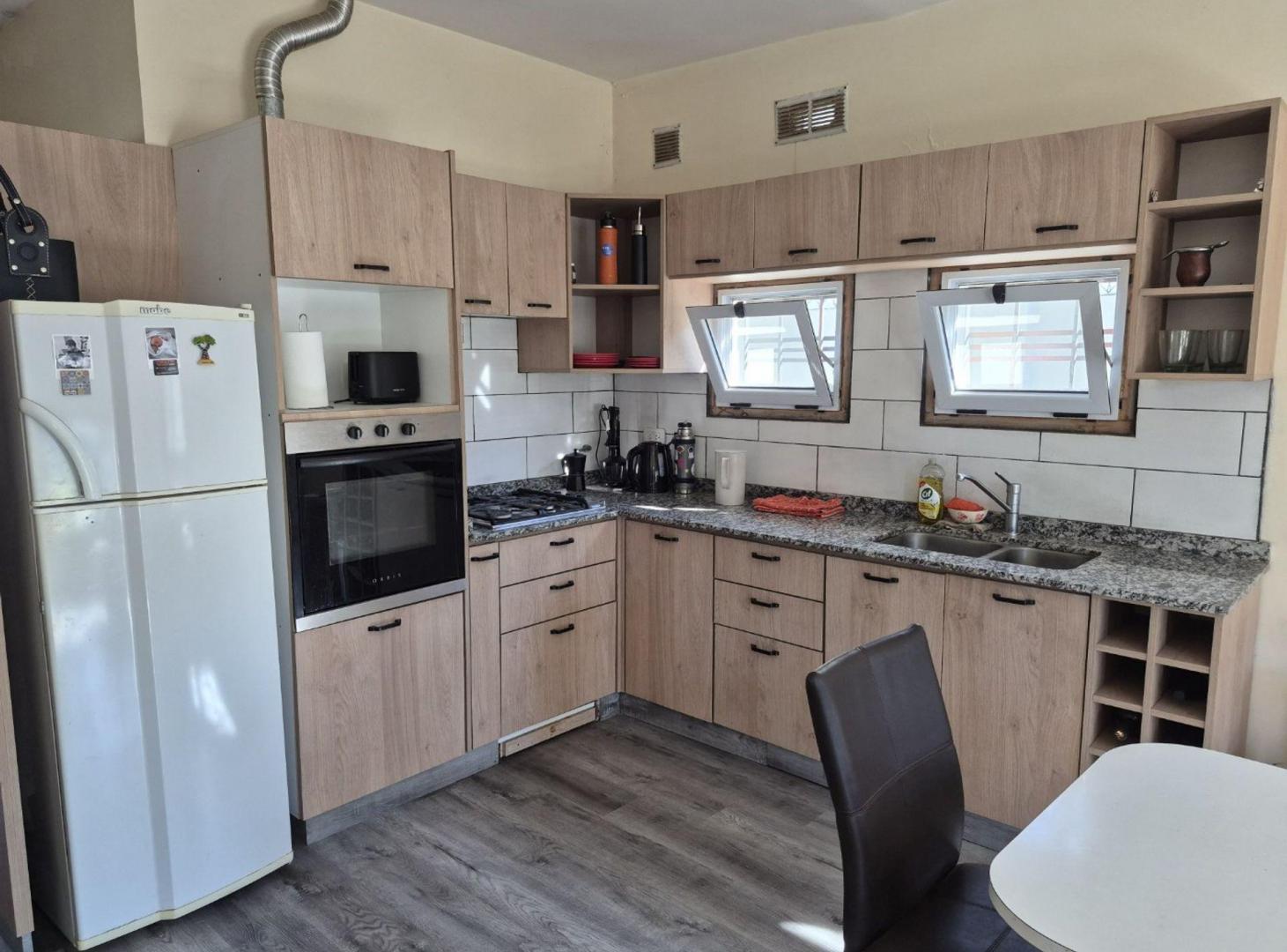 Foto de VENTA CASA DE 3 AMBIENTES EN BERAZATEGUI, imagen 2