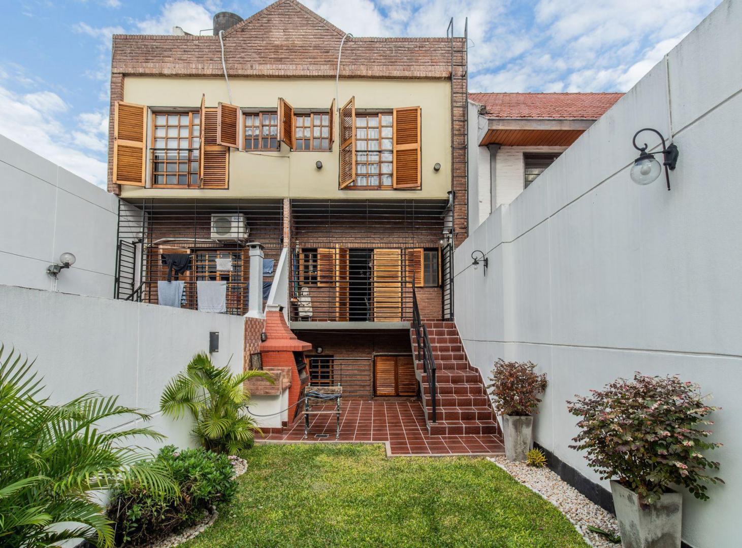 Foto de VENTA TRIPLEX 5amb JARDIN PARRILLA COCHERA DOBLE, imagen 5