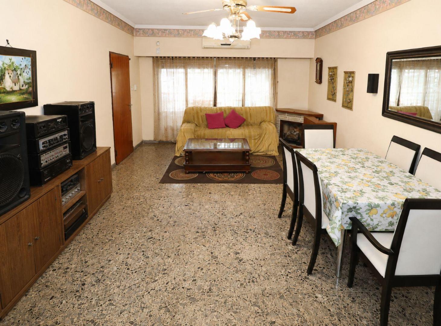 Foto de VENTA CASA L. PROPIO SAAVEDRA 4 AMB + FONDO VERDE, imagen 4