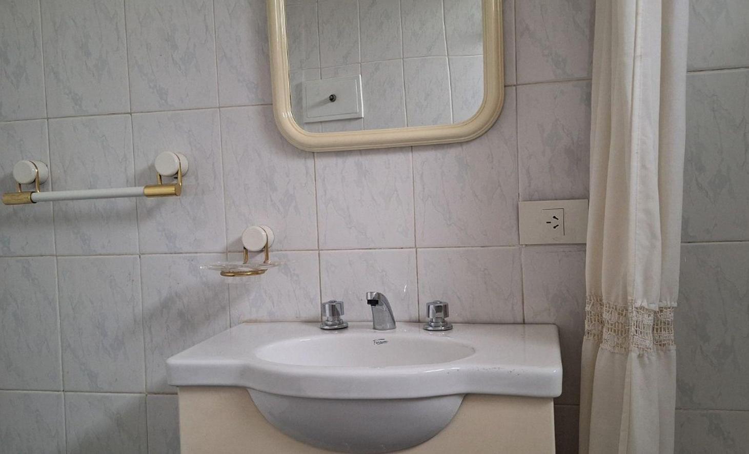 Foto de ALQUILER 2/3 AMBIENTES RECOLETA -APTO PROF, imagen 5