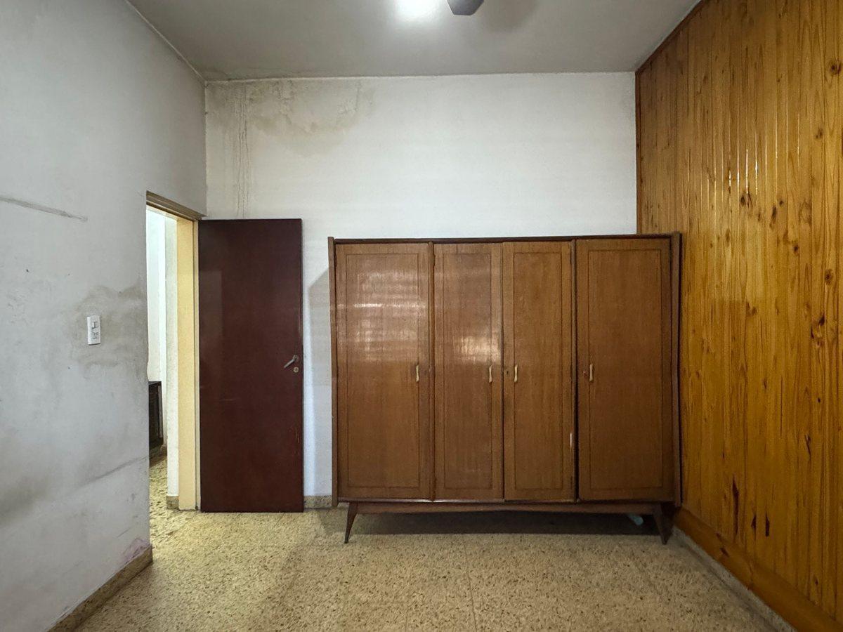 Foto de VENTA CASA 3 AMB EN ITUZAINGO CON COCHERA Y JARDIN, imagen 2