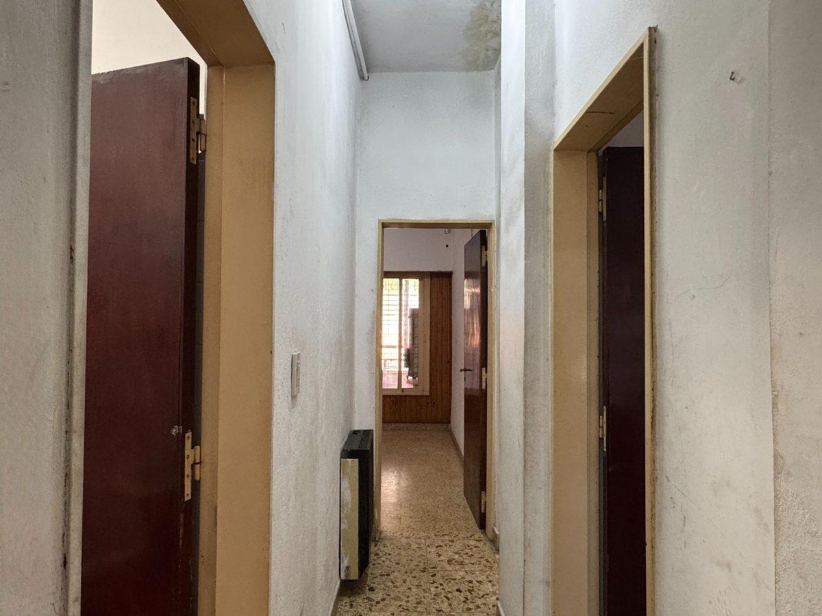 Foto de VENTA CASA 3 AMB EN ITUZAINGO CON COCHERA Y JARDIN, imagen 4