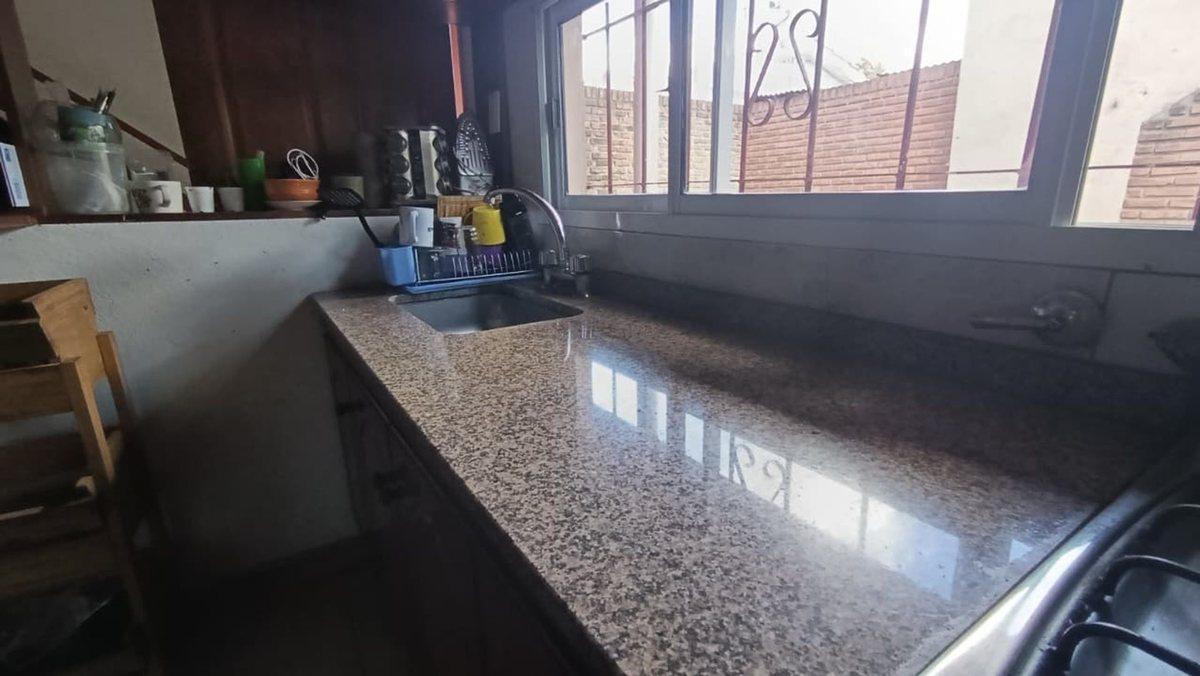 Foto de CASA 5 AMB VENTA MORENO MULTIFAMILIAR + 3 DPTOS, imagen 4