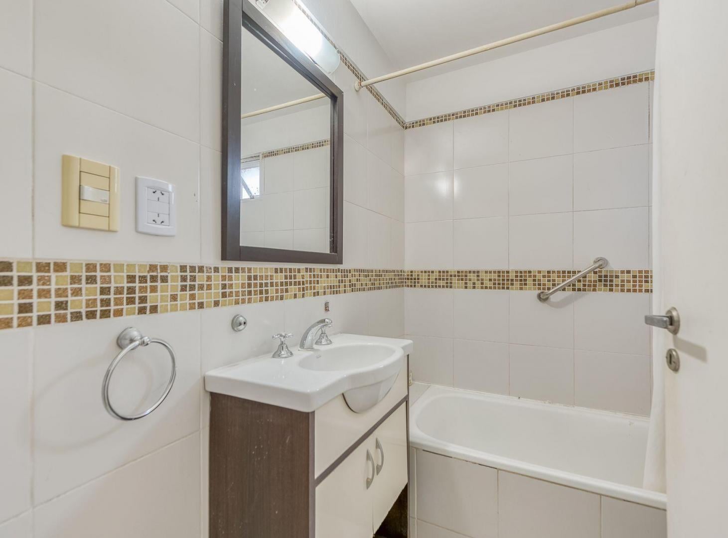 Foto de VENTA DEPARTAMENTO 2 AMBIENTES VILLA PUEYRREDON, imagen 5