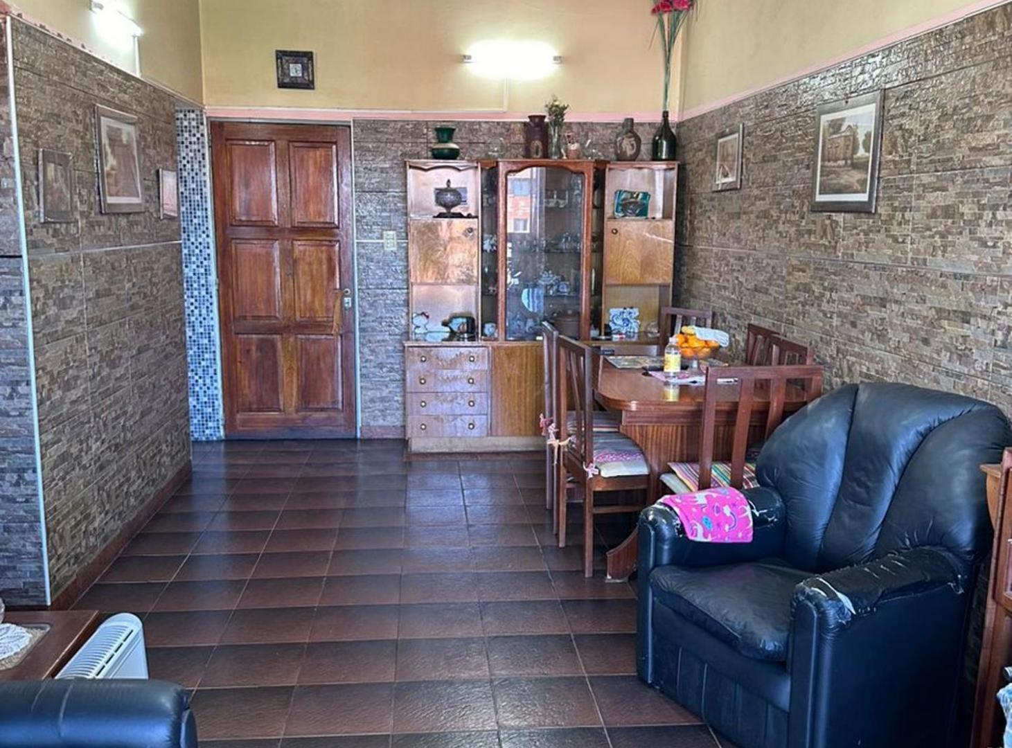 Foto de VENTA DEPARTAMENTO 4 AMB. BANFIELD BARRIO ODISA, imagen 2