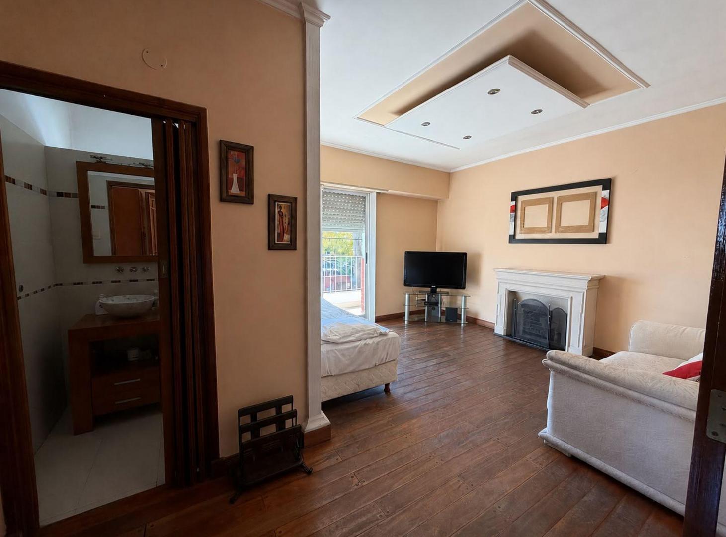 Foto de VENTA CASA 4 AMB COCHERA BALCÓN GRAL SAN MARTIN, imagen 3