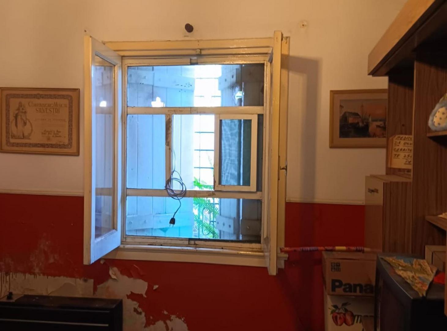 Foto de Casa en Venta de 4 ambientes en Quilmes, imagen 4