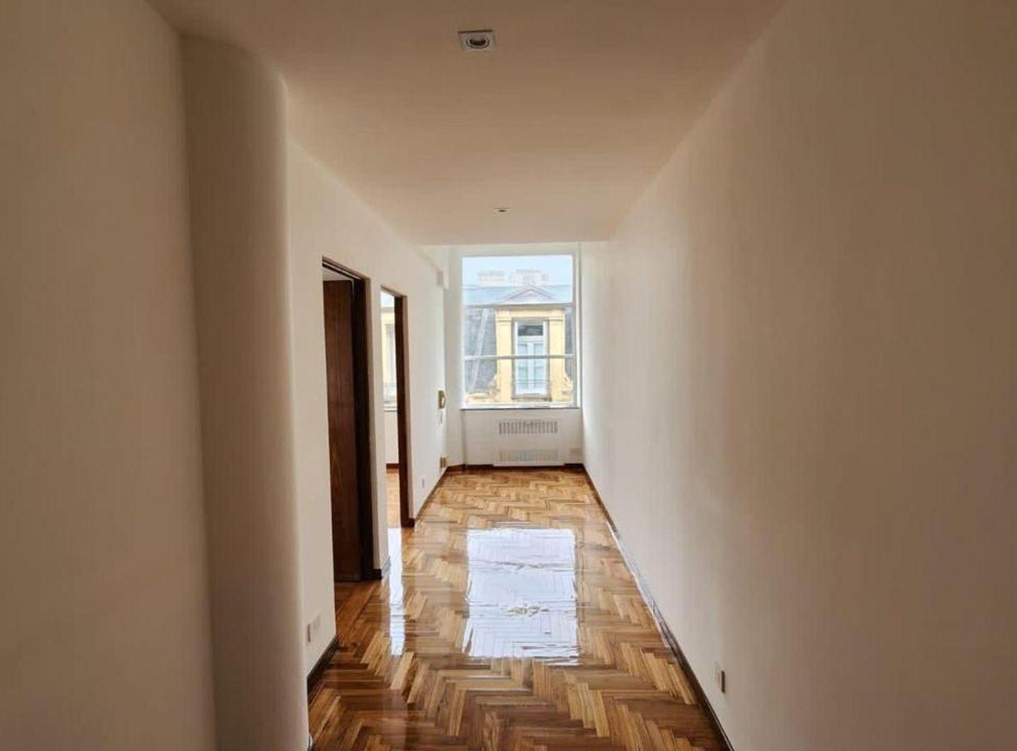 Foto de VENTA OFICINA SAN NICOLAS VISTA PANORAMICA, imagen 1