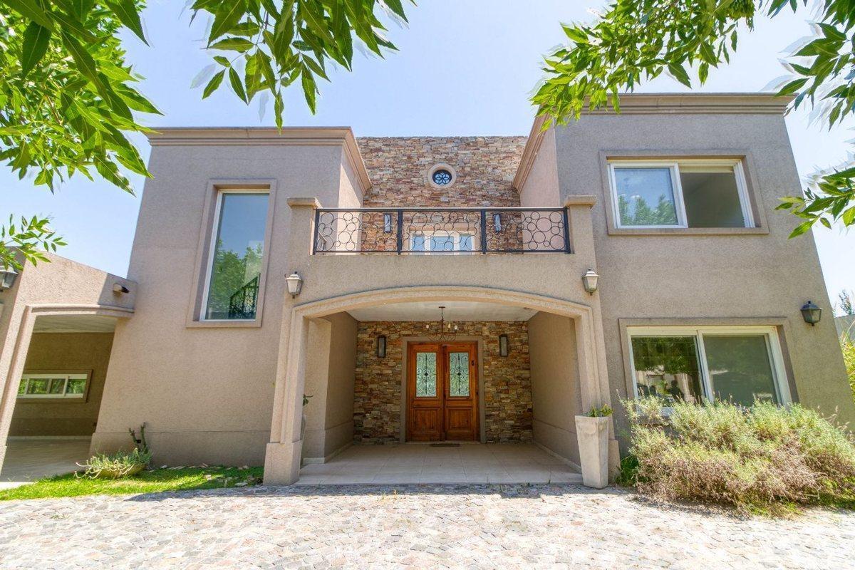 Foto de Venta casa 5 Amb en Barrio Terravista acep permuta, imagen 5