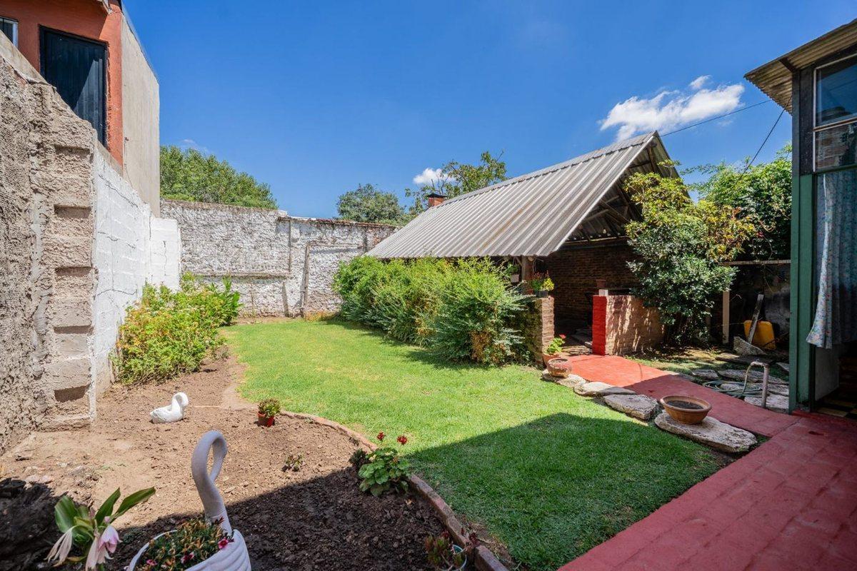Foto de VENTA CASA 5 AMB, JARDÍN, QUINCHO, APTO CRÉDITO, imagen 3