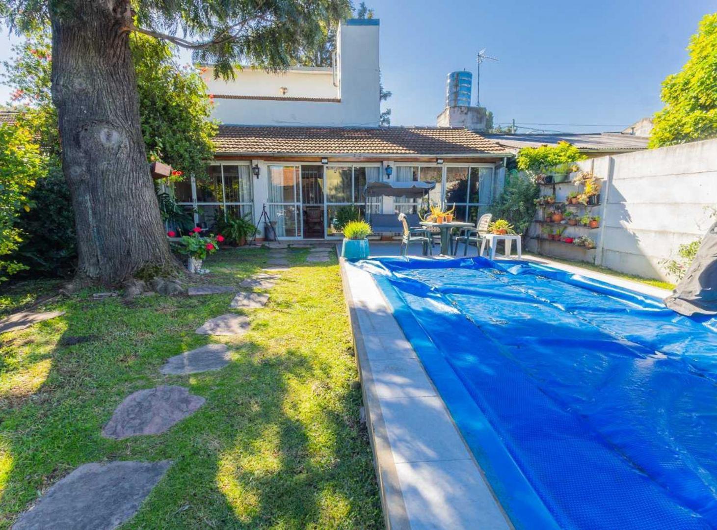Foto de Venta Casa 4 amb c/ Pileta en Ituzaingo, imagen 3
