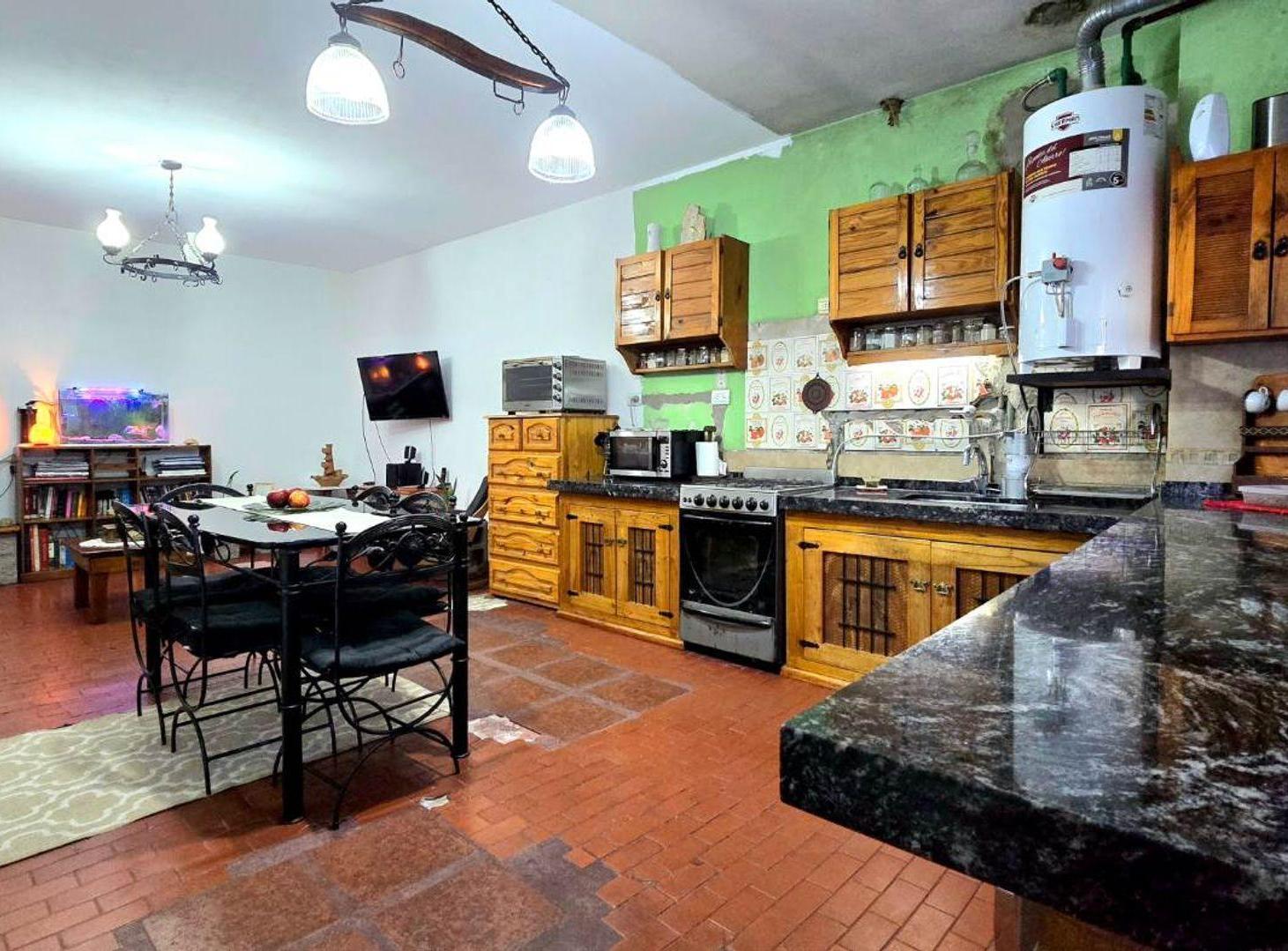 Foto de Venta Ph 5 ambientes Caseros PB 3 amb PA 2 amb pat, imagen 5