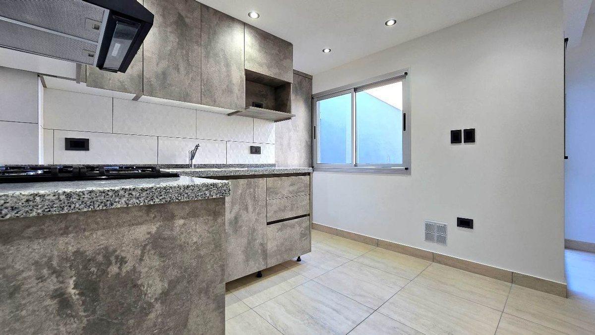 Foto de VENTA PH Tres ambientes a estrenar en Versalles, imagen 4