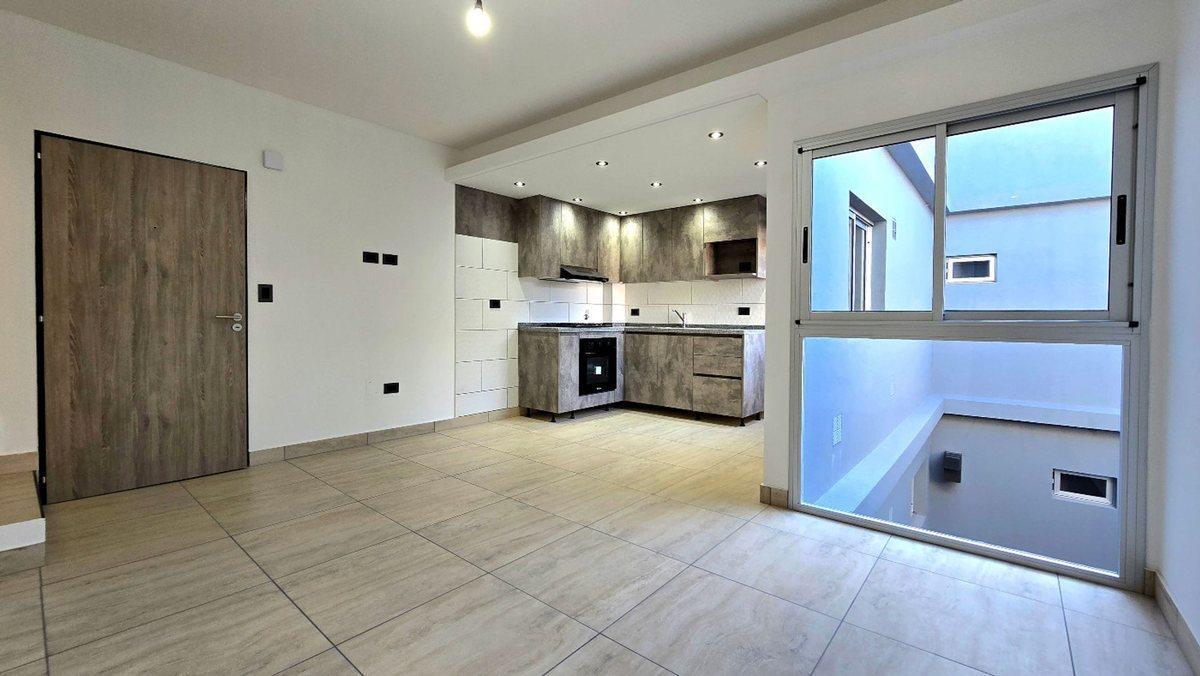 Foto de VENTA PH Tres ambientes a estrenar en Versalles, imagen 3