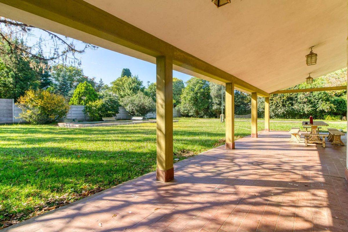 Foto de Venta Casa Quinta c/Pileta Terreno 1990m2-La Reja, imagen 1